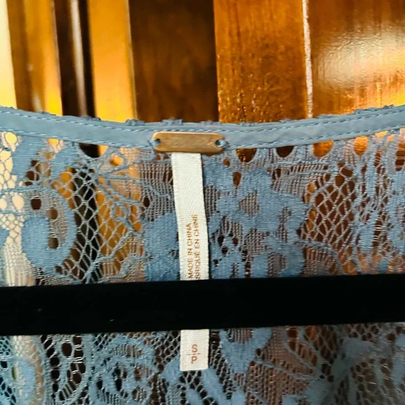 Elegant Lace Poncho Top free people - Picture 5 of 5